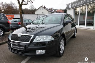 Skoda Octavia Combi Elegance 2.0 - photo 1