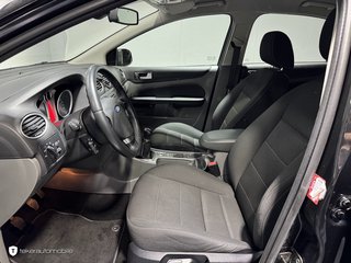 Ford Focus 1.8 Titanium *Navi*PDC*Garantie* - bilder 8