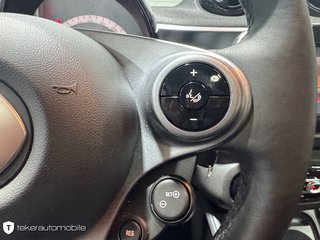 smart fortwo coupe EQ Pano Navi Kamera - photo 21