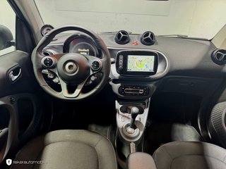smart fortwo coupe EQ Pano Navi Kamera - photo 11