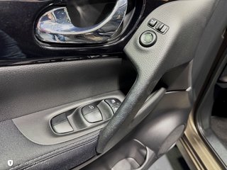 Nissan Qashqai 1.2 *360°*Navi*Pano* - foto 17