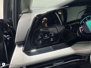 Volkswagen Golf VIII 1.5 TSI Life Navigation LED CarPlay Ambiente - bilder 17