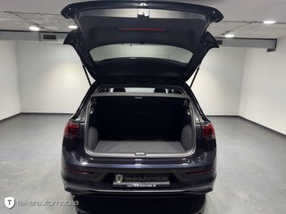 Volkswagen Golf VIII 1.5 TSI Life Navigation LED CarPlay Ambiente - bilder 23