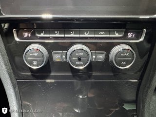Volkswagen Golf VII 1.0 TSI *CarPlay*Kamera*Pano* - bilder 15
