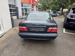 Mercedes-Benz E 220 CDI *1.Hand*Automatik*Navi* - bilder 4