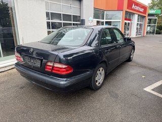 Mercedes-Benz E 220 CDI *1.Hand*Automatik*Navi* - bilder 3