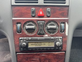 Mercedes-Benz E 220 CDI *1.Hand*Automatik*Navi* - bilder 11