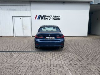 2021 BMW 330i xDrive Sedan - photo 2