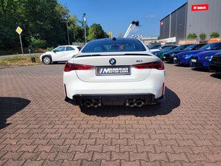 2026 BMW M4 Coupe - photo 2