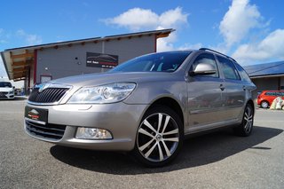 Skoda Octavia Combi Family 1.HAND,XEN,SHZ,TEMPOMAT,PDC Gebrauchtwagen Kaufen | EZ 10/2012 | Preis 6.990 €