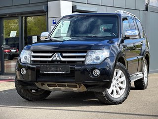 Mitsubishi Pajero 3.2 DI-D Limited Edition AHK|7-SITZE|NAVI|KLIMA|KAMERA|TEMP|XENON Gebrauchtwagen Kaufen | EZ 01/2009 | Preis 12.990 €