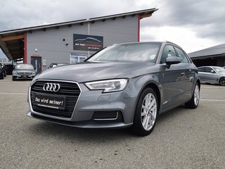 Audi A3 Sportback design 2.0 TDI BI-XEN|TEMP|NAVI|AHK Used vehicle for sale | First registration 06/2017 | Price 17.490 €