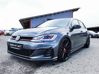 Volkswagen Golf VII GTI Performance 2.Hd|ACC|NAV|8xALU Used vehicle for sale | First registration 06/2019 | Price 20.990 €