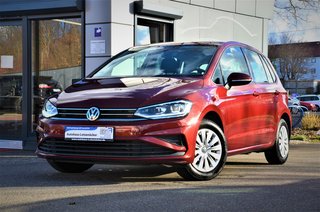 Volkswagen Golf Sportsvan VII LED | SH | 8-fach | AHK schwenkbar Used vehicle for sale | First registration 02/2018 | Price 15.790 €