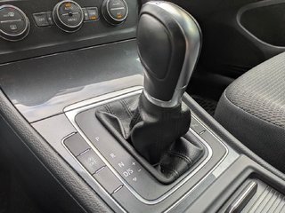 Volkswagen Golf VII Variant 1.6 TDI DSG *Navi,AHK,Kamera* - bilder 10