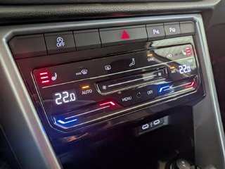 Volkswagen T-Roc 1.0 TSI Life *SHZ,Allwetter,ACC* - foto 10