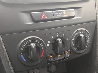 Suzuki Vitara 1.6 Club 4x4 *Klima,Allwetter* - foto 10