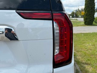 2023 GMC Yukon SLE - photo 1