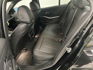 2024 BMW 330i Sedan - photo 8