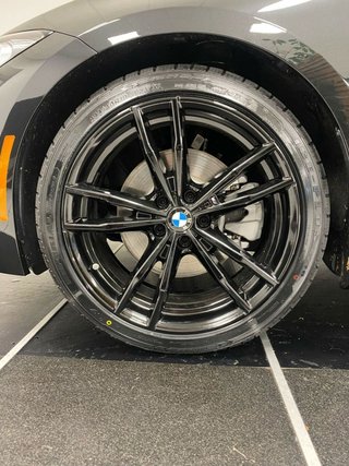 2024 BMW 330i Sedan - photo 9