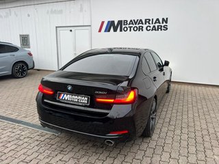 2023 BMW 330i Sedan - photo 4