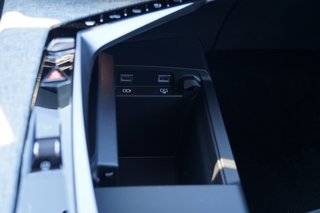 Peugeot 3008 Hybrid 136 GT Sound&Air Paket, Komfort Paket - bilder 27