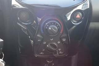 Peugeot 108 TOP Style I Kamera I Sitzheizung I Allwetter I Faltdach - bilder 13