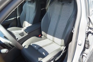 Peugeot 308 SW Hybrid 145 Allure I Komfort-Paket I Winter-Paket - bilder 18