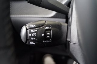 Peugeot e-208 Elektro I PDC I Navi I CarPlay/Android Auto - bilder 8
