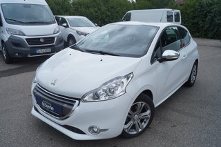 Peugeot 208 Allure - bilder 1