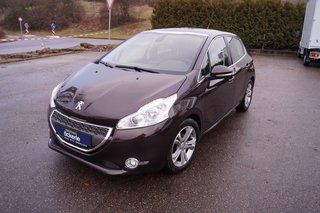 Peugeot 208 Allure - bilder 1