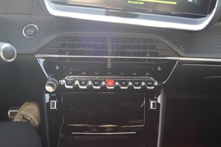 Peugeot 2008 GT I AHK I Kamera I Navi I SHZ I PDC - bilder 18