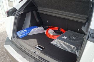 Peugeot e-2008 GT Pano | Batteriezertifikat I Grip | Keyless |OC11kW - bilder 3