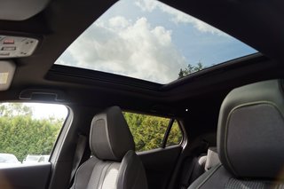 Peugeot e-2008 GT Pano | Batteriezertifikat I Grip | Keyless |OC11kW - bilder 21