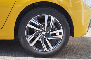 Peugeot 208 Allure I Kamera I Sitzheizung I 8-Fach I uvm. - bilder 5