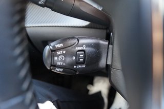 Peugeot 208 Allure I Kamera I Sitzheizung I 8-Fach I uvm. - bilder 10