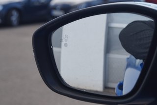Peugeot 2008 e- GT Elektro I Panorama I Vollleder I Rückfahrkamera I Batteriezertifikat - bilder 23