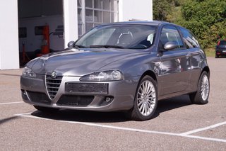 Alfa Romeo Alfa 147 1.6 TS 16V Sportiva - bilder 1