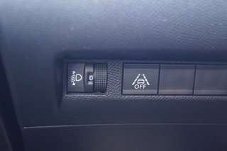 Peugeot 208 e- Allure Pack Navi I Sitzheizung I On-Board-Lader 11 kW I Batteriezertifikat - bilder 13