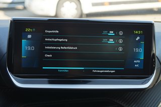 Peugeot 208 e- Allure Pack Navi I Sitzheizung I On-Board-Lader 11 kW I Batteriezertifikat - bilder 18