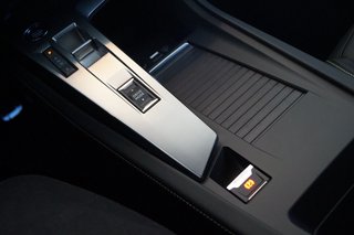 Peugeot 308 Hybrid 225 GT Pack Pano, Matrix LED - bilder 20