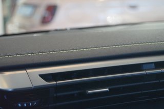 Peugeot 308 Hybrid 225 GT Pack Pano, Matrix LED - bilder 22