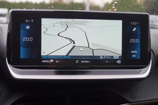 Peugeot 208 Allure Pack Pure Tech 100 EAT8 |LED|Navi|3-D - bilder 25