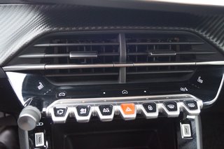 Peugeot 2008 Hybrid 145 Business - bilder 12