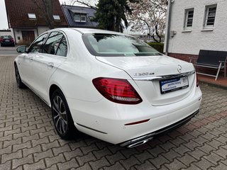 Mercedes-Benz E 300 Exclusive/Burmester/1.Hand/Head-up-Display - bilder 8