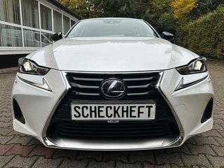 Lexus IS 300h Amazing Edition - bilder 2