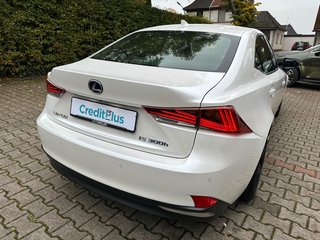 Lexus IS 300h Amazing Edition - bilder 8