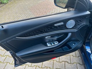 Mercedes-Benz E 300 E Limousine E 300 de/AMG Line/Panorama/ - foto 16