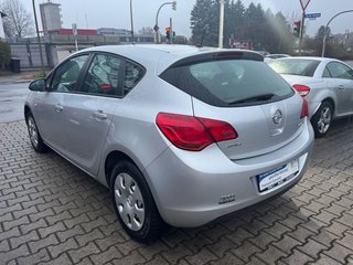 Opel Astra J Lim. 5-trg. Selection - bilder 14