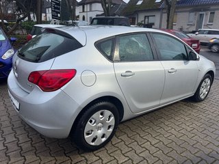 Opel Astra J Lim. 5-trg. Selection - bilder 17